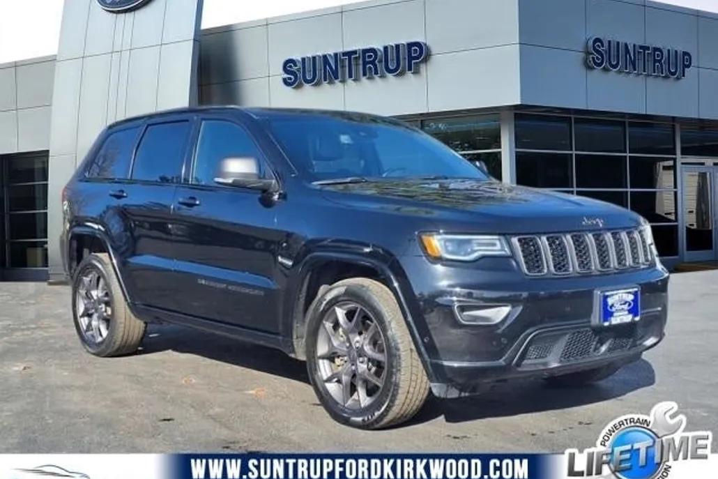 2021 Jeep Grand Cherokee Anniversary Edition photo 1