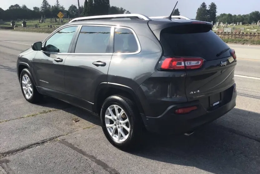 2015 Jeep Cherokee Latitude photo 1