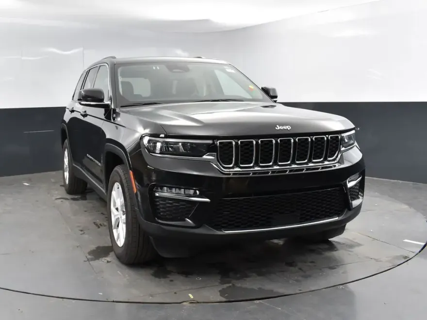 2023 Jeep Grand Cherokee Limited photo 1