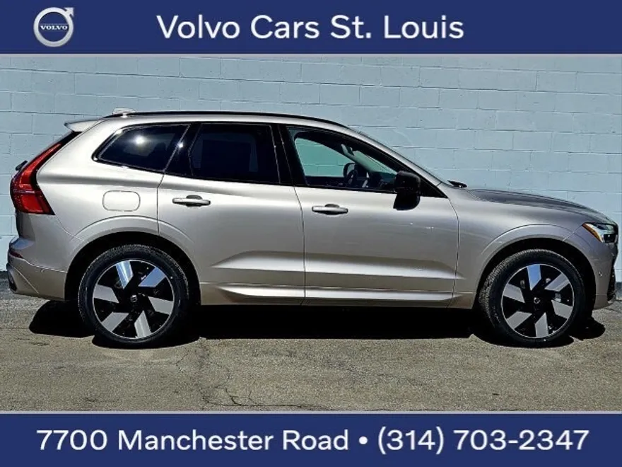 2025 Volvo XC60 Hybrid T8 Plus photo 1
