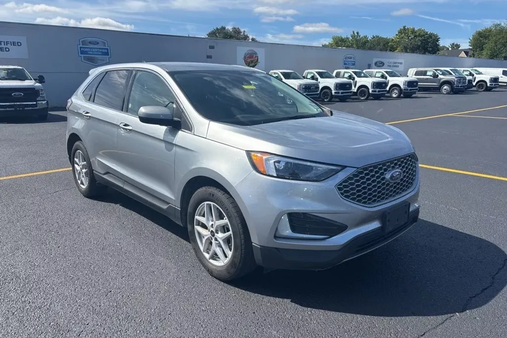 2024 Ford Edge SEL photo 1
