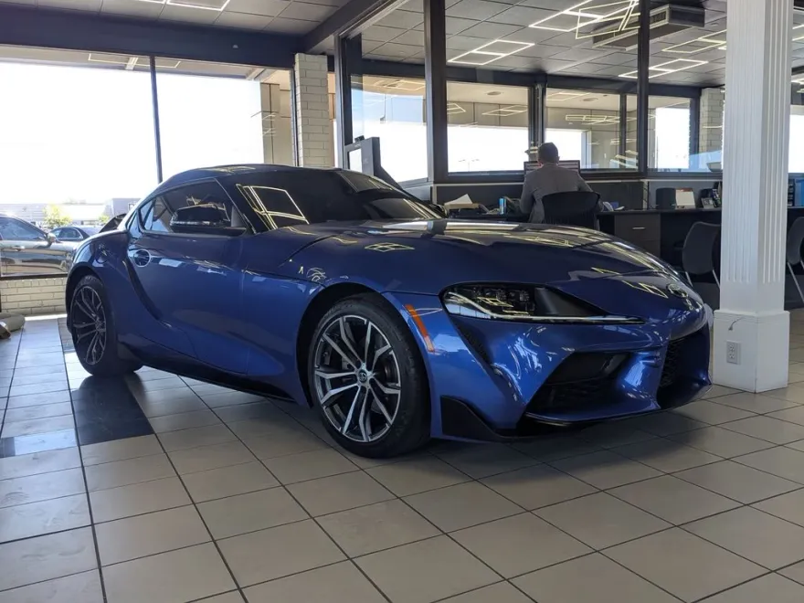 2024 Toyota Supra 2.0 photo 1