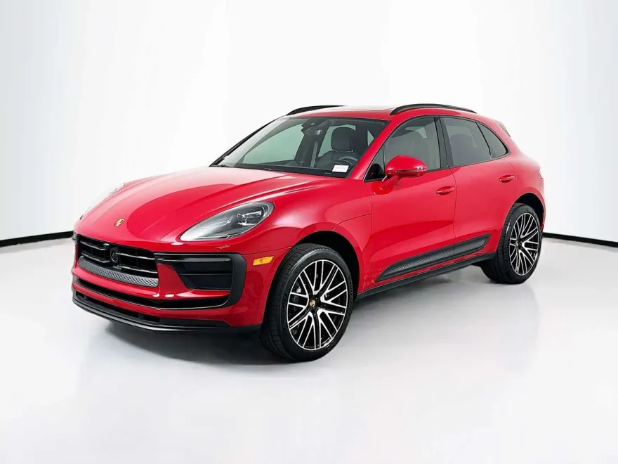 2025 Porsche Macan T photo 1