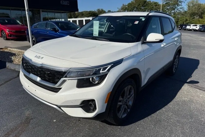 2022 Kia Seltos S photo 1
