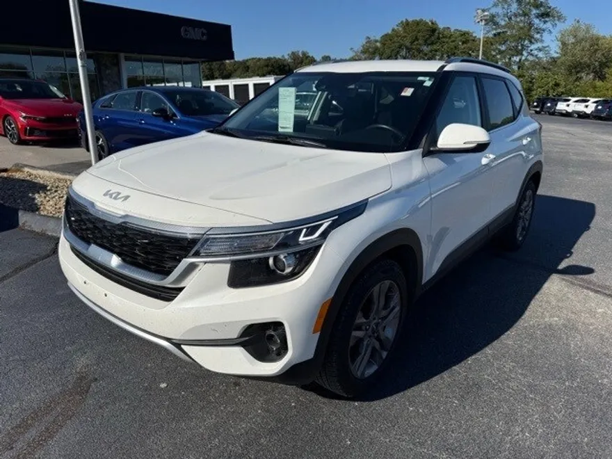 2022 Kia Seltos S photo 1