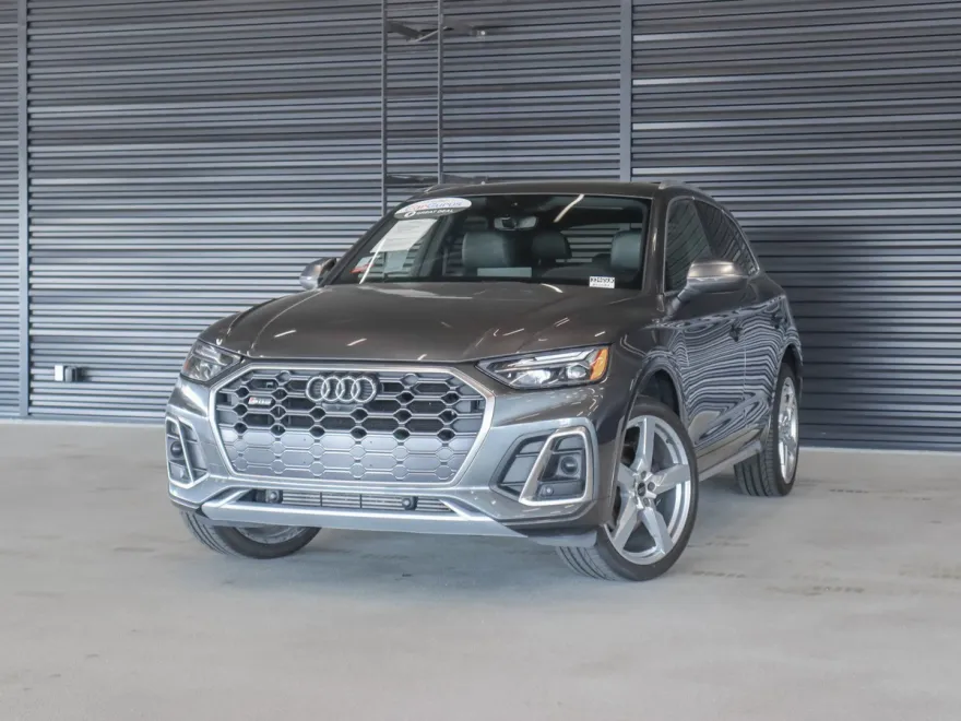 2022 Audi SQ5 Premium Plus photo 1
