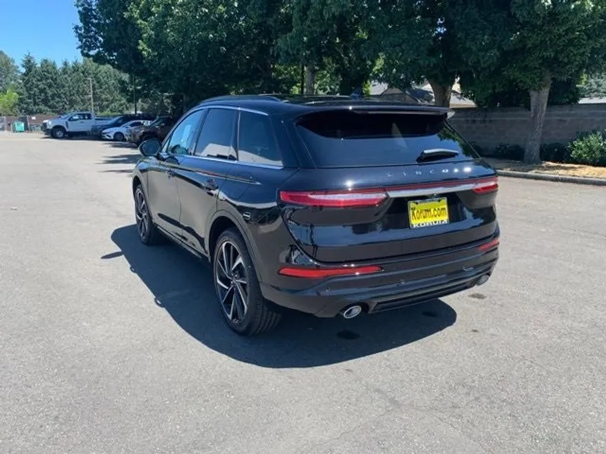2025 Lincoln Corsair Grand Touring photo 1