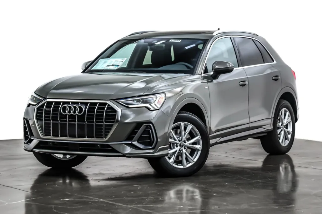 2025 Audi Q3 45 TFSI S line Premium photo 1