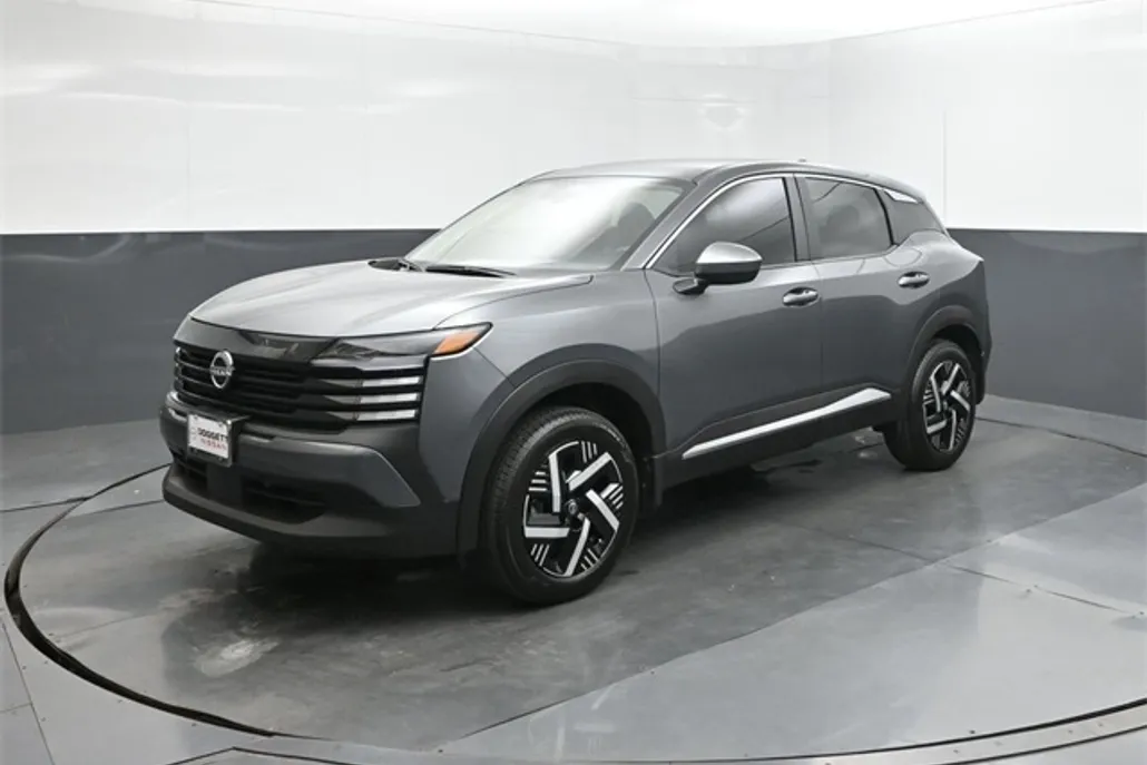 2025 Nissan Kicks SV photo 1