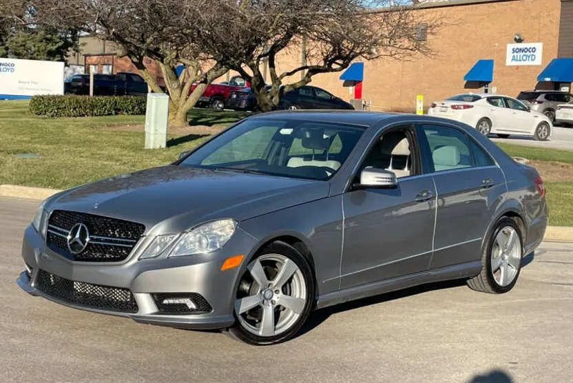 2011 Mercedes Benz E 350 4MATIC photo 1