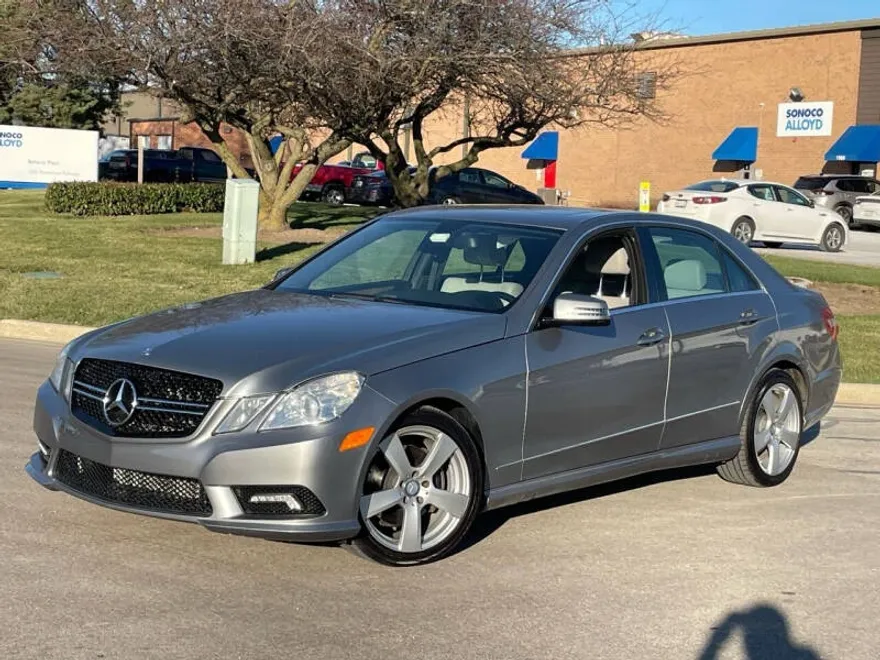 2011 Mercedes Benz E 350 4MATIC photo 1