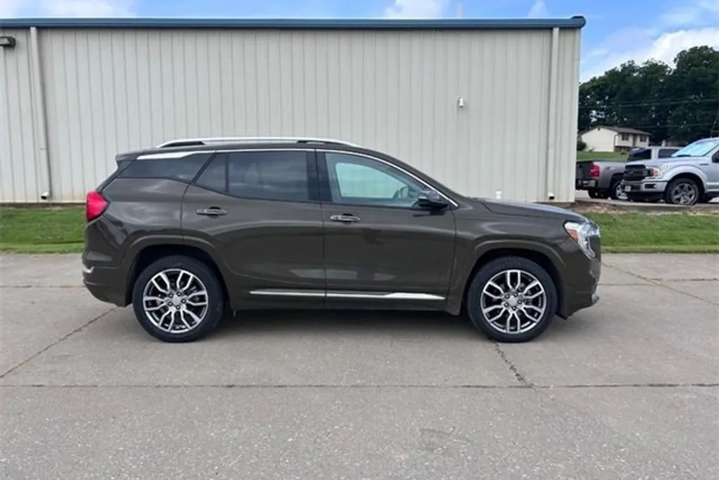 2023 Gmc Terrain Denali photo 1