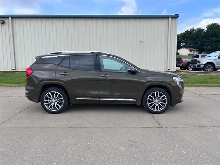 2023 Gmc Terrain Denali photo 1