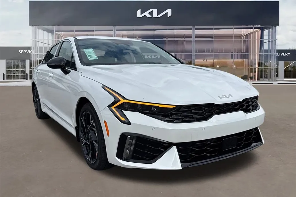 2026 Kia K5 GT-Line photo 1