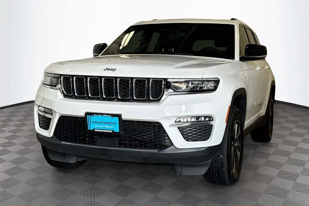 2024 Jeep Cherokee Limited 4xe photo 1