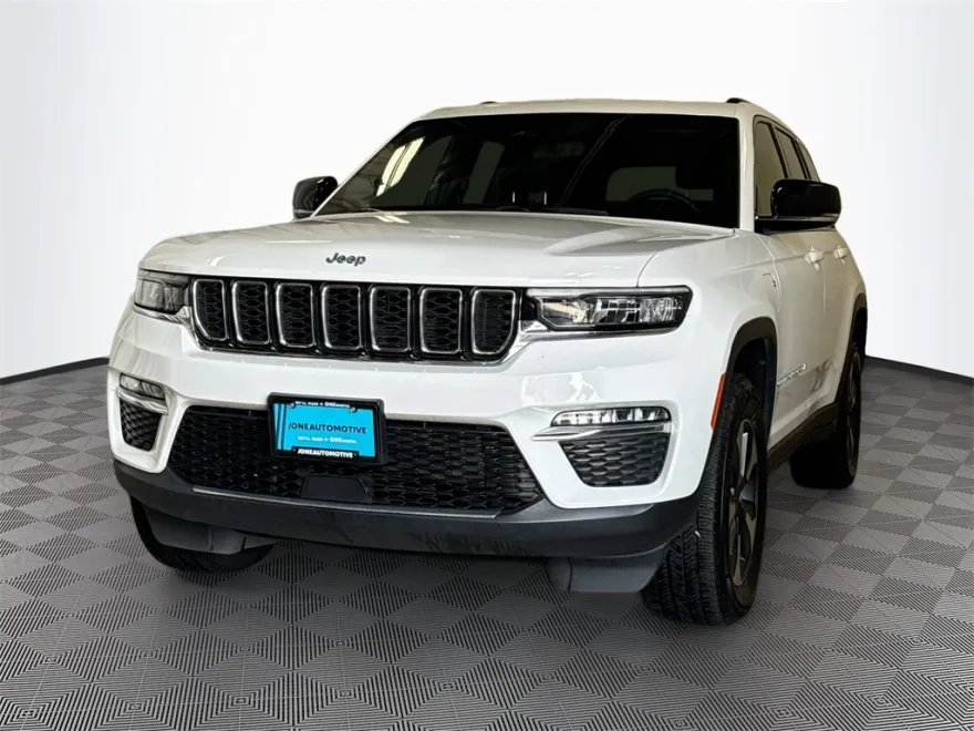 2024 Jeep Cherokee Limited 4xe photo 1