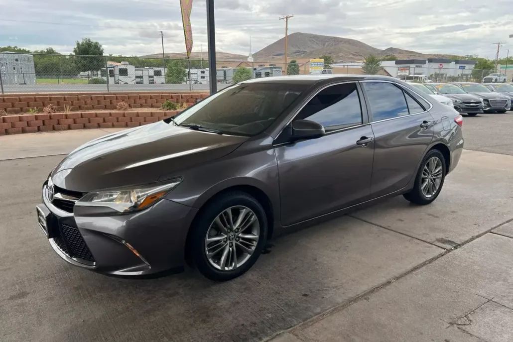 2015 Toyota Camry photo 1