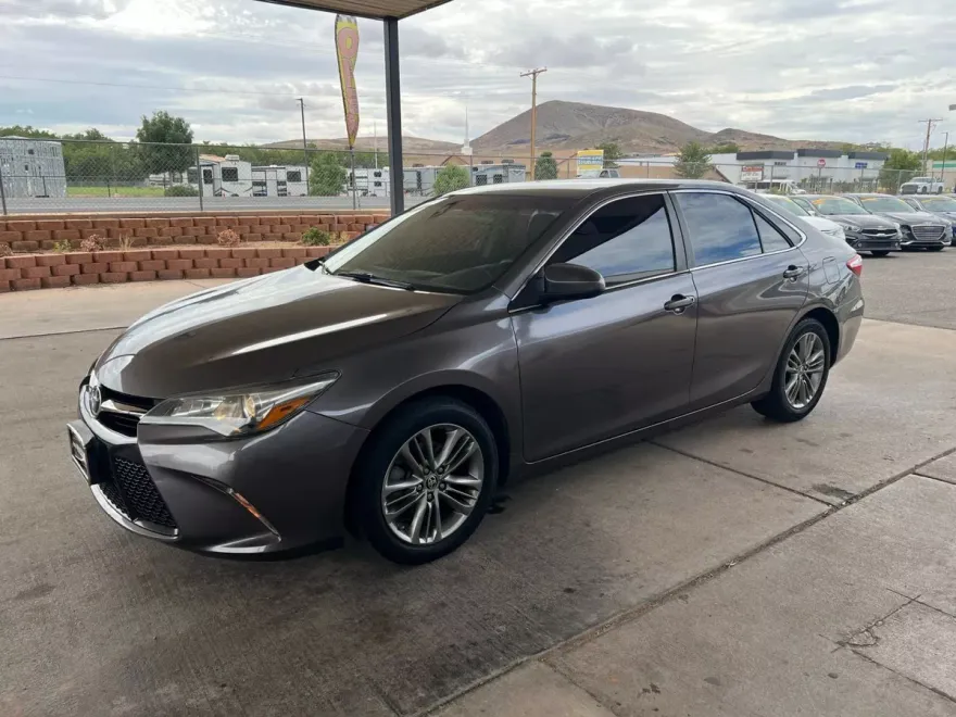 2015 Toyota Camry photo 1
