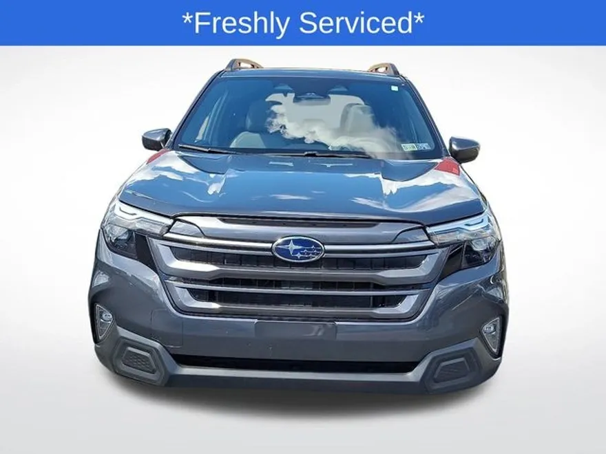 2025 Subaru Forester Premium photo 1