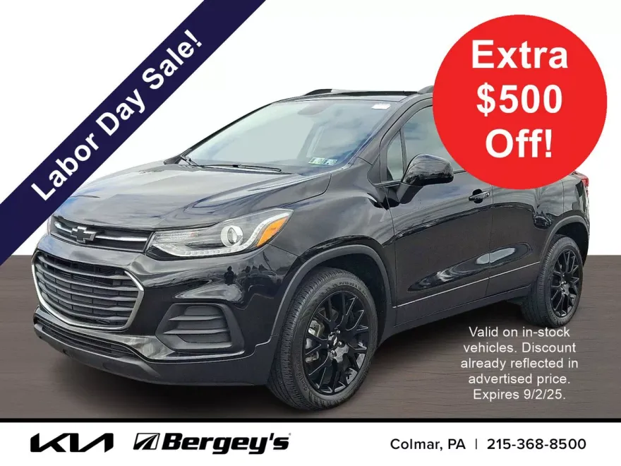 2022 Chevrolet Trax LT photo 1