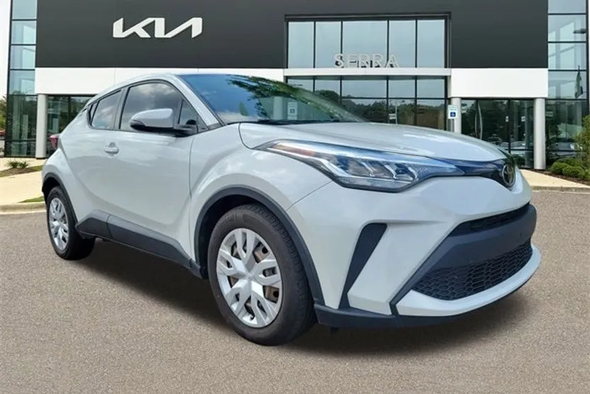 2021 Toyota C-HR LE photo 1