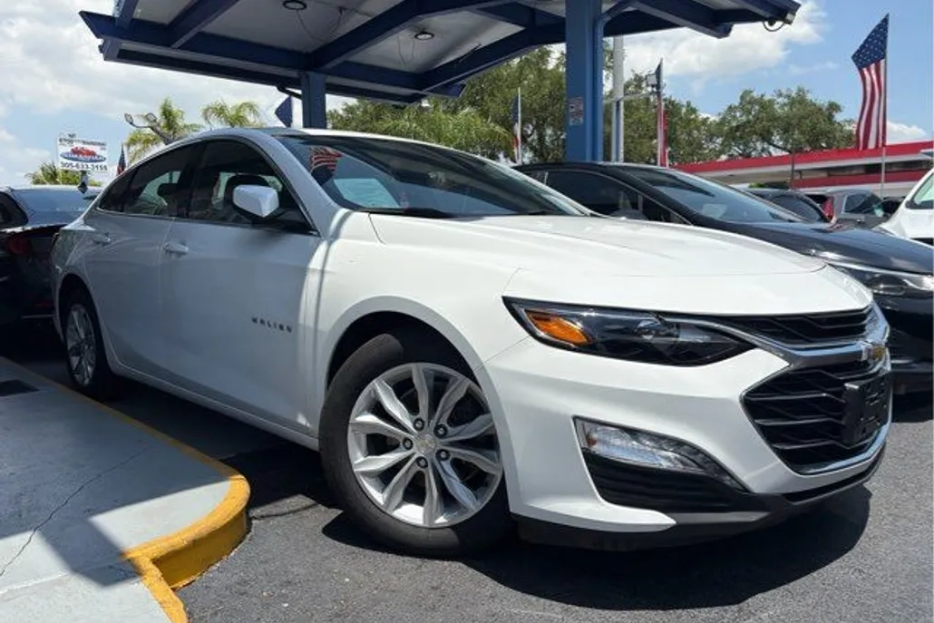 2022 Chevrolet Malibu 1LT photo 1