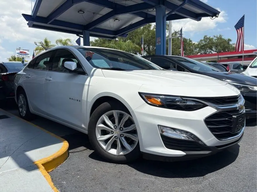 2022 Chevrolet Malibu 1LT photo 1