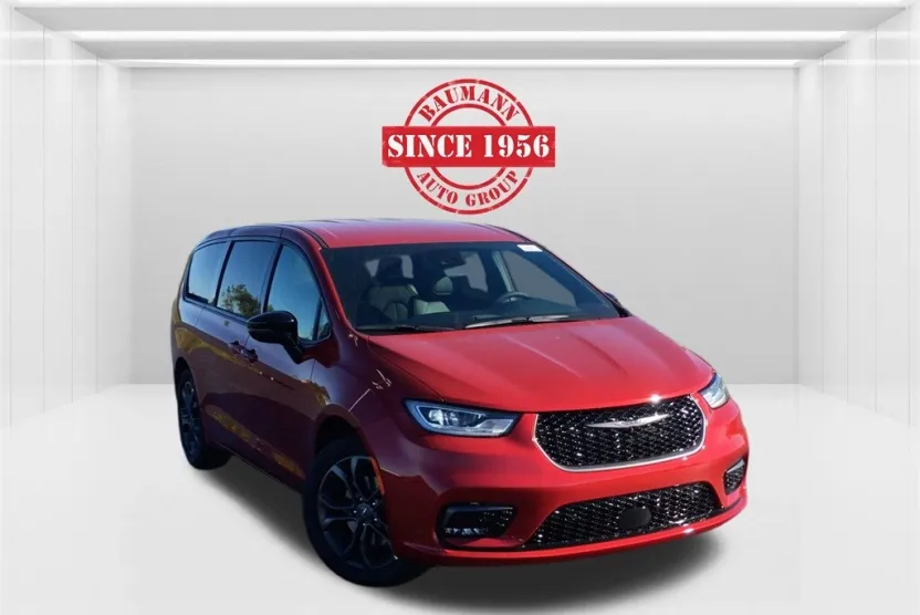 2026 Chrysler Pacifica photo 1