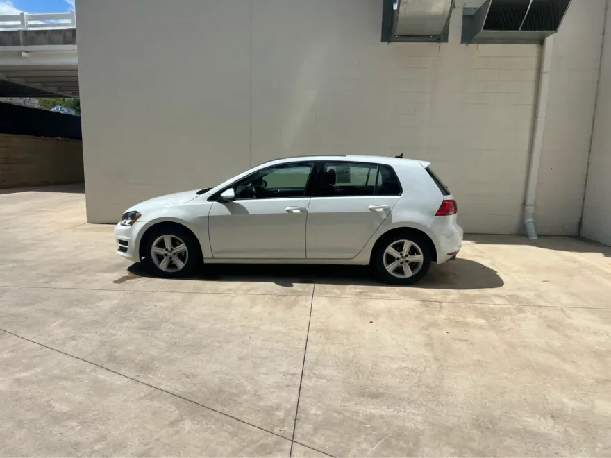 2017 Volkswagen Golf TSI Wolfsburg Edition photo 1