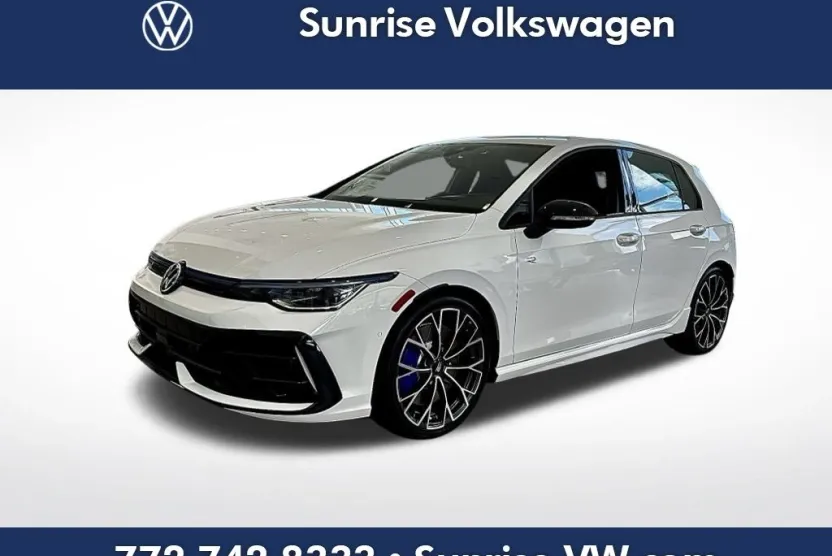 2025 Volkswagen Golf R 2.0 TSI photo 1