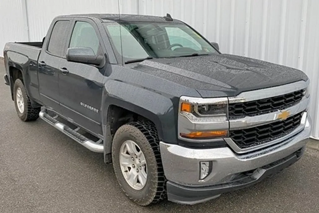 2017 Chevrolet Silverado 1500 LT1 photo 1