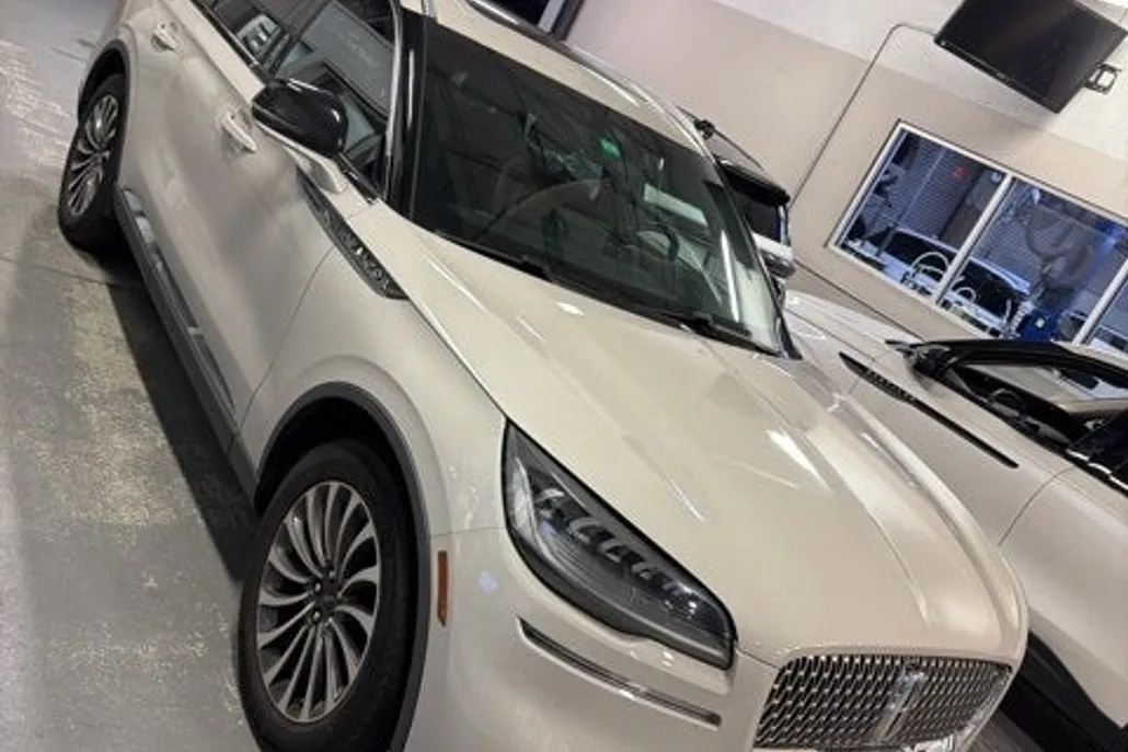 2022 Lincoln Aviator Reserve photo 1