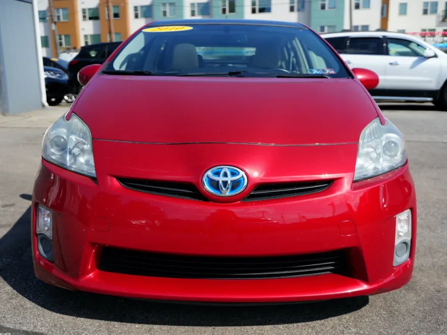 2010 Toyota Prius Two photo 1