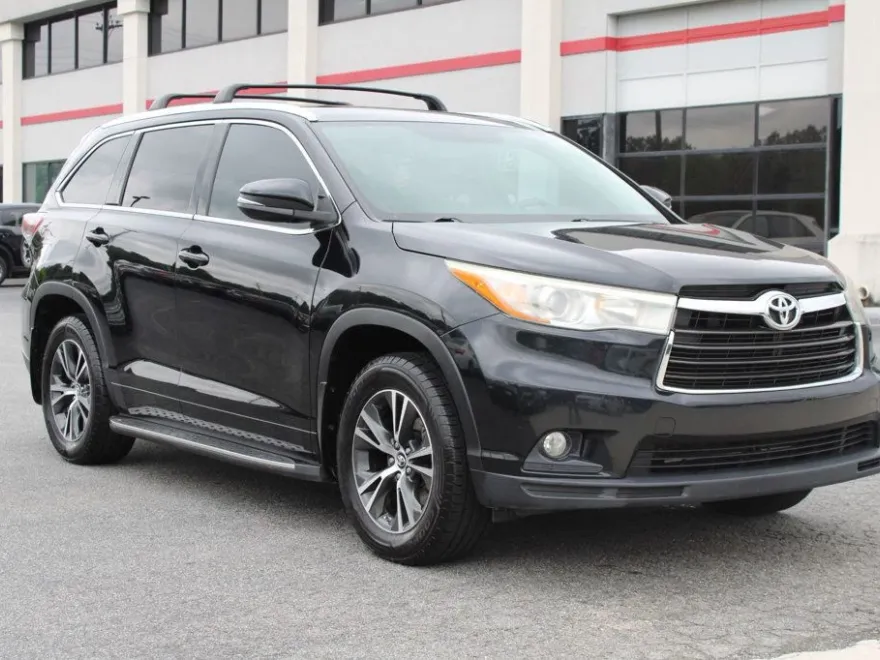 2016 Toyota Highlander XLE photo 1