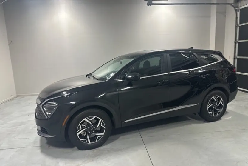 2024 Kia Sportage LX photo 1