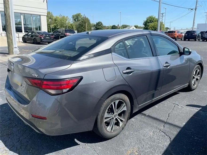 2022 Nissan Sentra SV photo 1