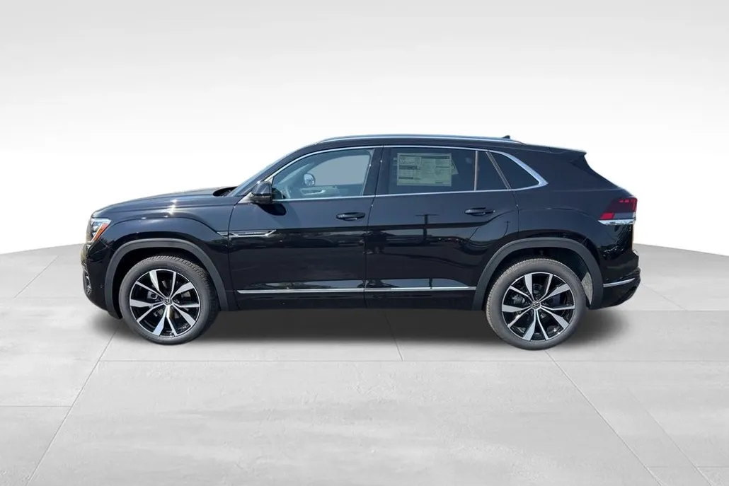 2026 Volkswagen Atlas Cross Sport SEL Premium R-Line photo 1