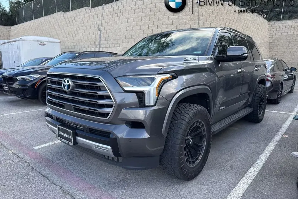2023 Toyota Sequoia Limited photo 1