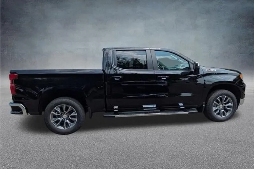 2026 Chevrolet Silverado 1500 LT photo 1