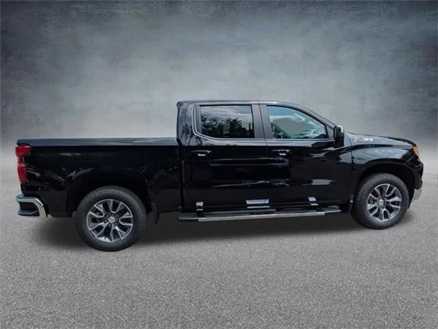 2026 Chevrolet Silverado 1500 LT photo 1