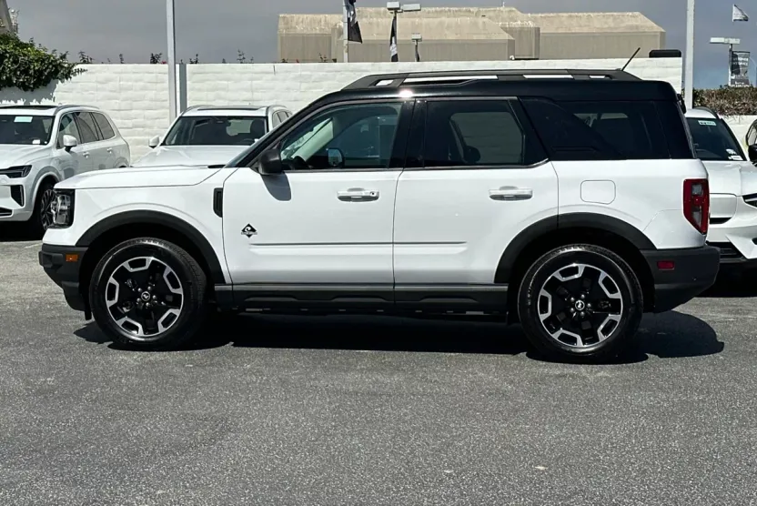 2024 Ford Bronco Sport Outer Banks photo 1