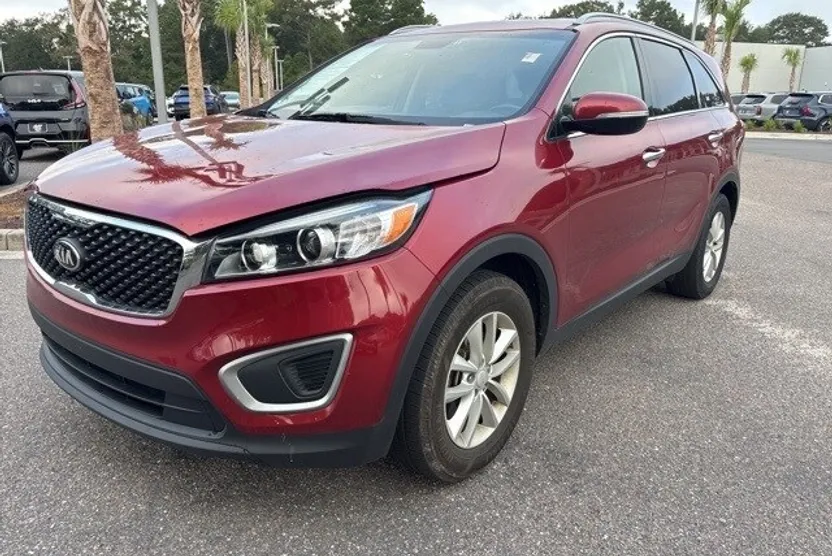 2017 Kia Sorento LX photo 1