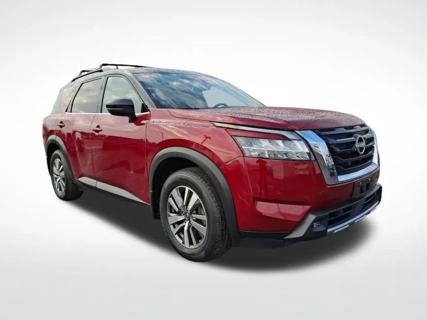 2022 Nissan Pathfinder SL photo 1