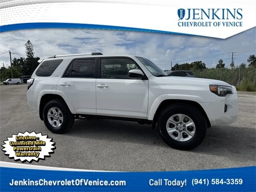 2021 Toyota 4Runner SR5 photo 1