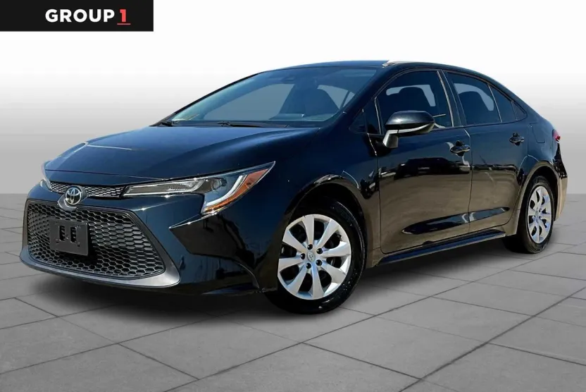 2022 Toyota Corolla LE photo 1
