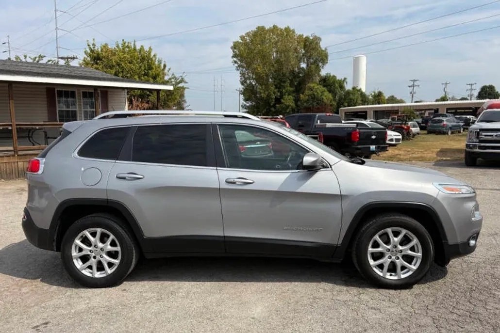 2015 Jeep Cherokee Latitude photo 1