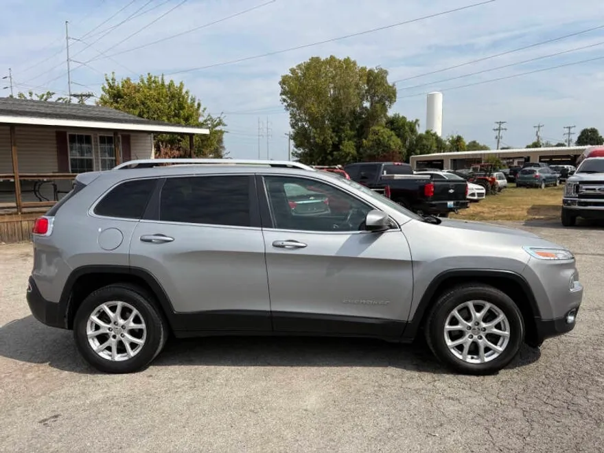 2015 Jeep Cherokee Latitude photo 1