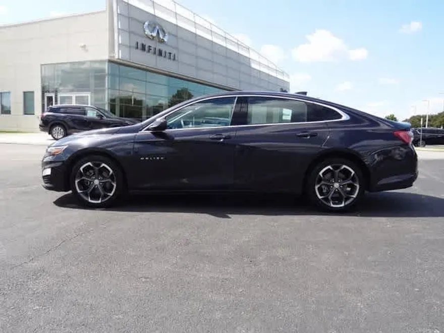 2022 Chevrolet Malibu 1LT photo 1