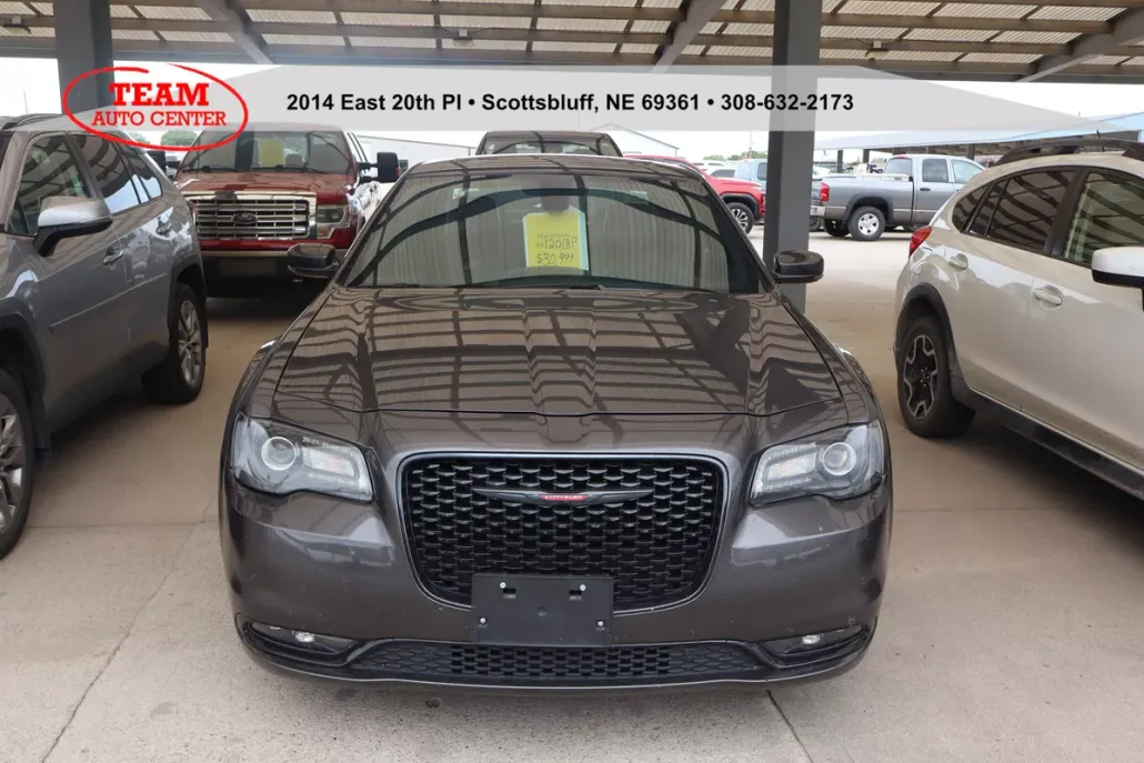 2023 Chrysler 300 photo 1