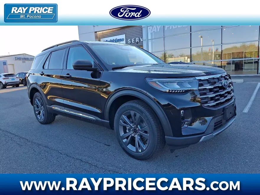 2025 Ford Explorer photo 1